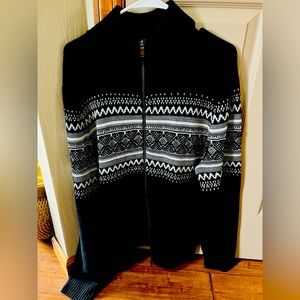Large men’s  Spyder zip up sweater. Black and white